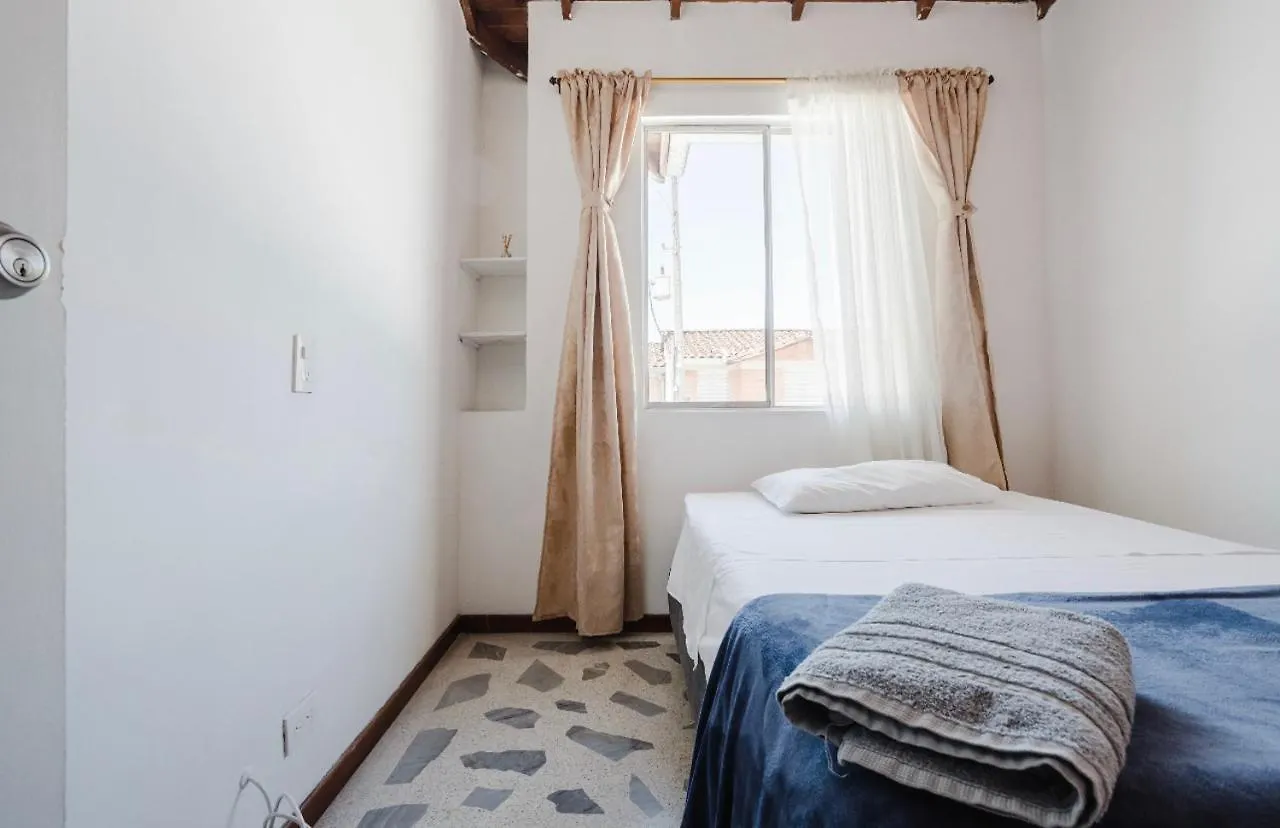 Homestay Habitaciones - Casa En Urbanizacion Terracota Medellin Colombia