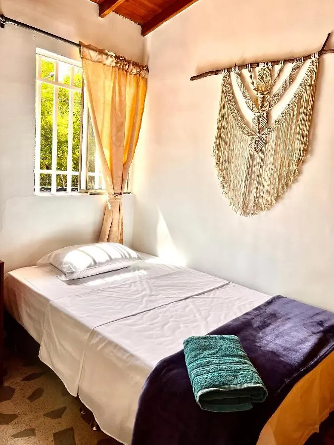 Habitaciones - Casa En Urbanizacion Terracota Medellin Homestay